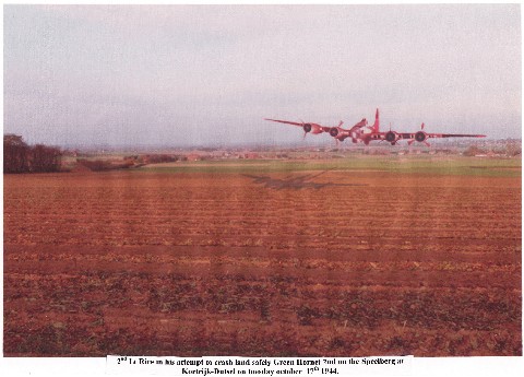 Landing van de B-17 bommenwerper met kenteken L 231550 G genaamd 'Green Hornet 2nd' (17.10.1944) (fotomontage)