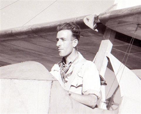 Jan Sevenants in de SG-38 met gesloten cockpit (detail). (02.10.1948)