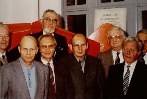 Inhuldiging Link lokaal (Home Terbank 10 mei 1988). V.l.n.r.: Jan Sevenants, Frans Vranckx, Rik Verbeeck, Marcel Sempels, Pierre Leunis, Pol Vandermeulen, Michel Ostyn; achteraan Rik De Meulder